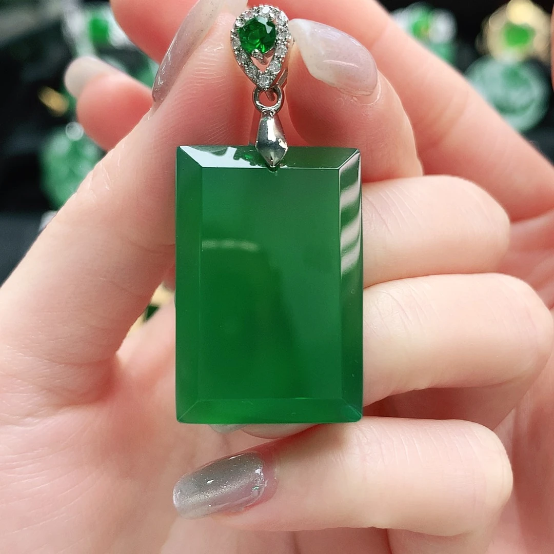 玛瑙/玉髓吊坠未镶嵌