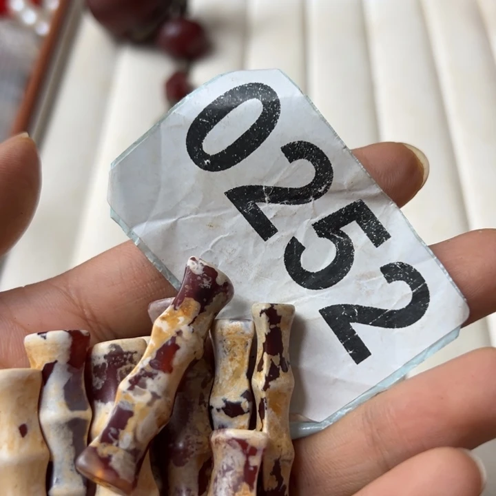 尚***松玛瑙/玉髓颈饰未镶嵌