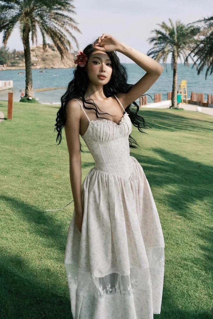 中古设计感纯欲风辣妹性感斜肩荷叶边上衣女修身显瘦复古碎花抹胸