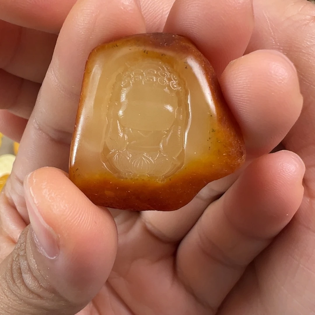 蜜蜡未镶嵌裸石微瑕