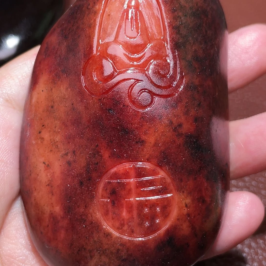 和田玉未镶嵌颈饰心**神