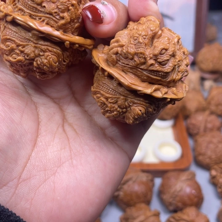 再***见蛤蟆头雕刻的金蟾