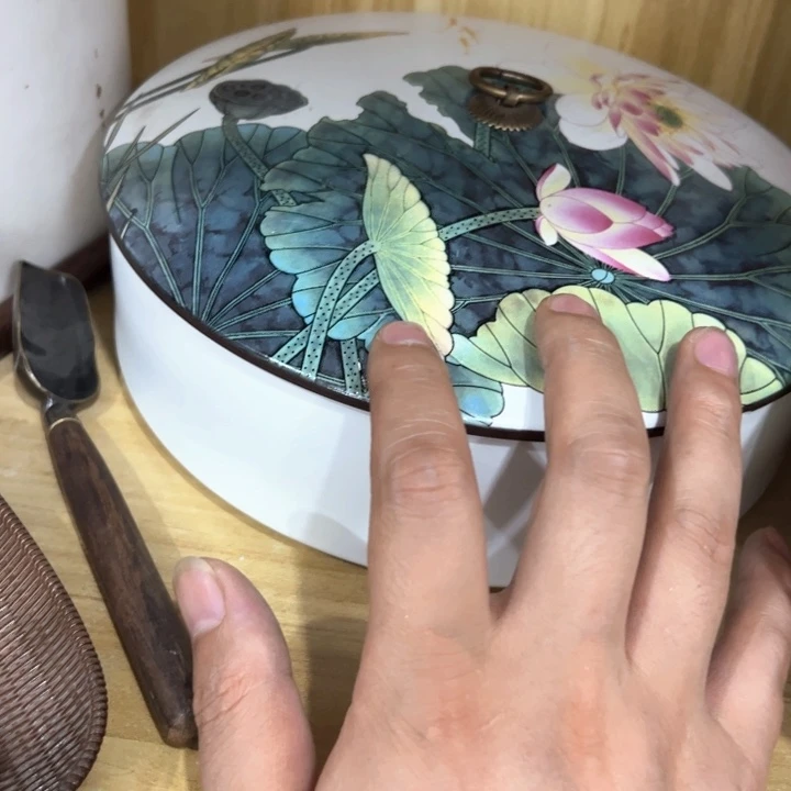 瑕疵福利品陶瓷茶叶罐介意勿拍