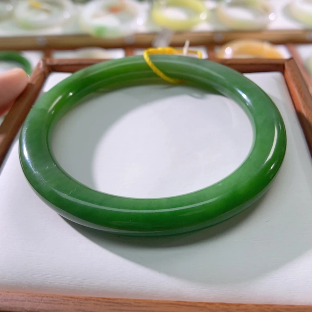 【闪购商品】未镶嵌手镯和田玉(碧玉)