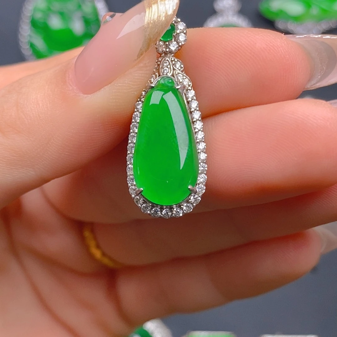 颈饰银S925镶嵌翡翠