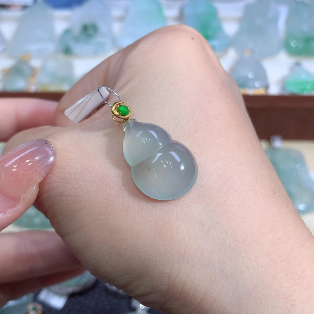 吊坠(不含链)18K金镶嵌翡翠葫芦