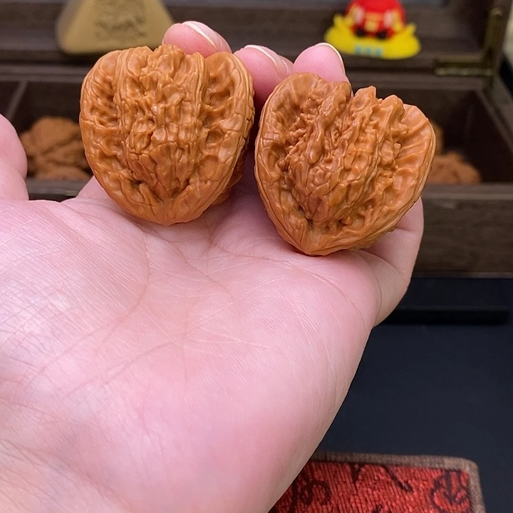 寇***卜把件文玩核桃白奔