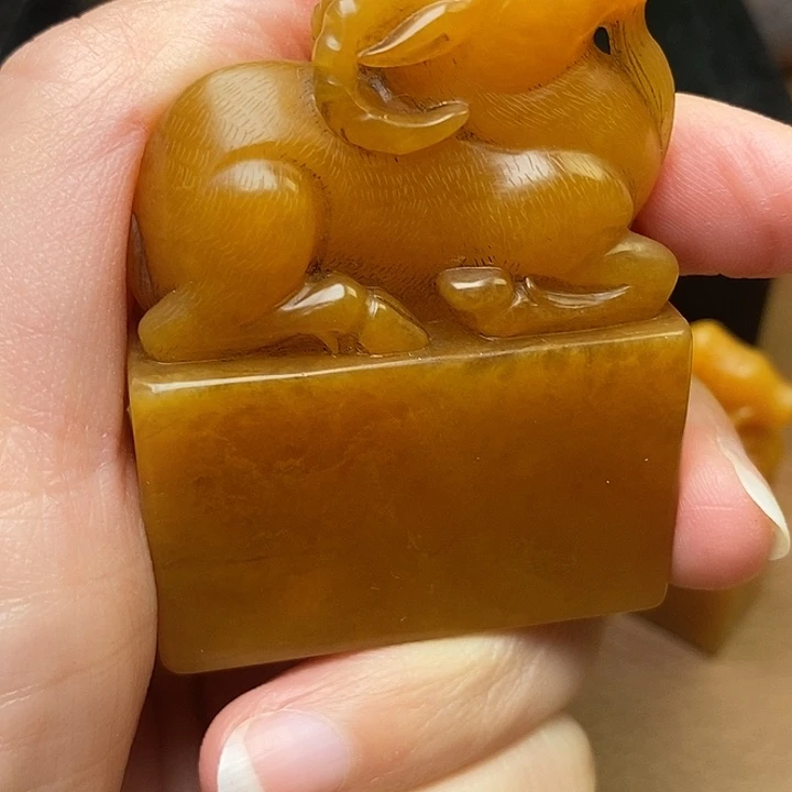 需***吗田黄石田黄印章田黄