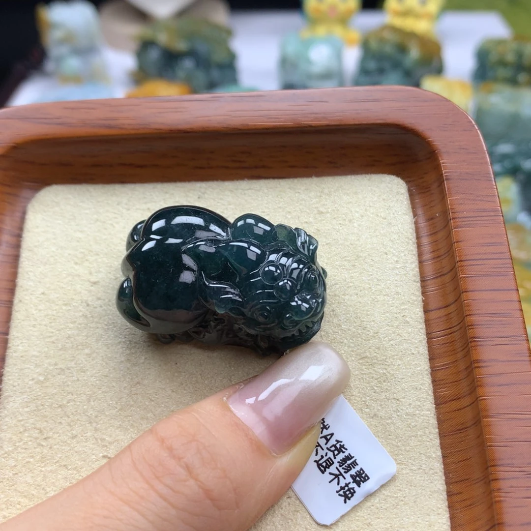 翡翠未镶嵌颈饰25