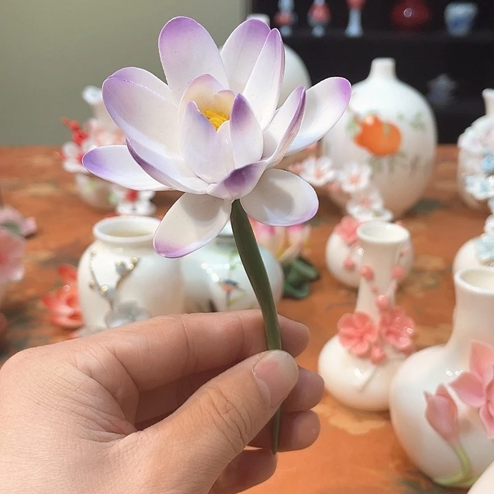 手工陶瓷精致摆件