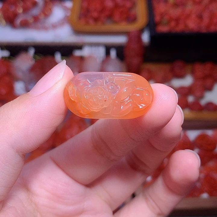 南红玛瑙未镶嵌南红莲花手牌