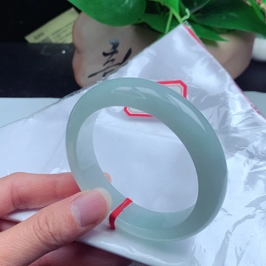 翡翠手镯未镶嵌       正圈54+