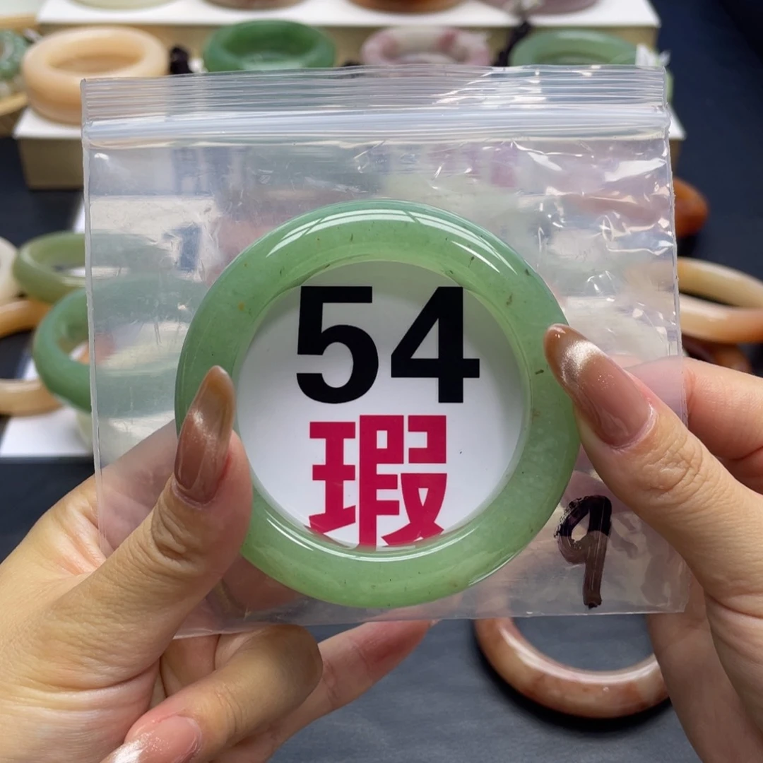 未镶嵌手镯石英质玉