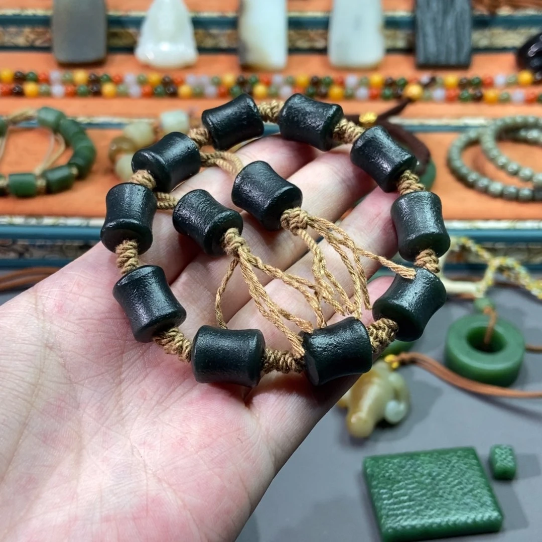 和田玉颈饰未镶嵌