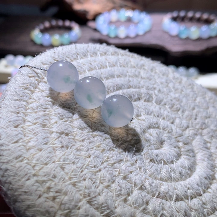 翡翠散珠粉飘绿花卡12发其一