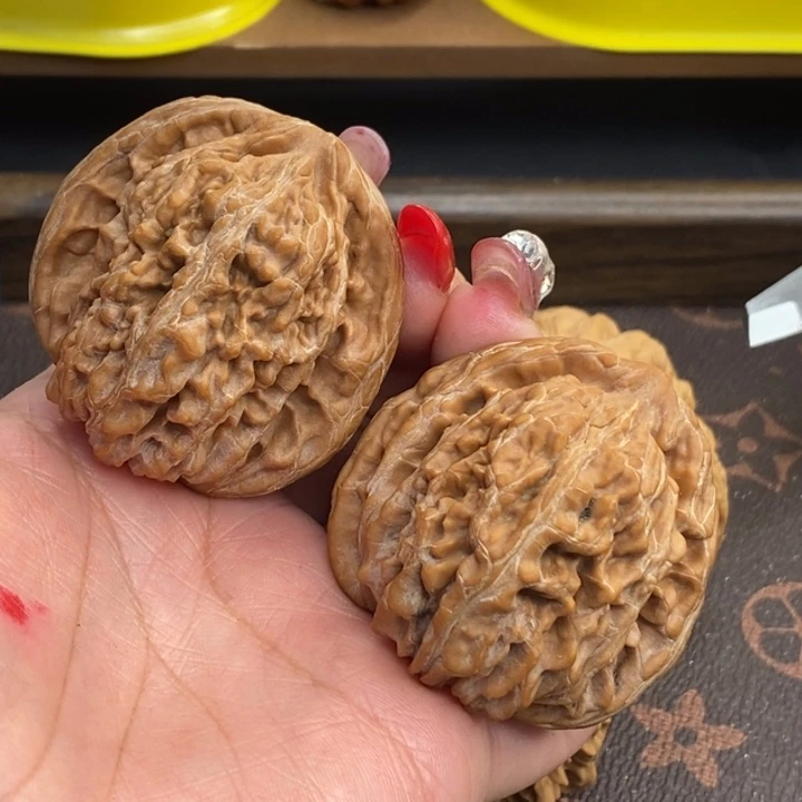 文玩核桃吊坠四座楼练手