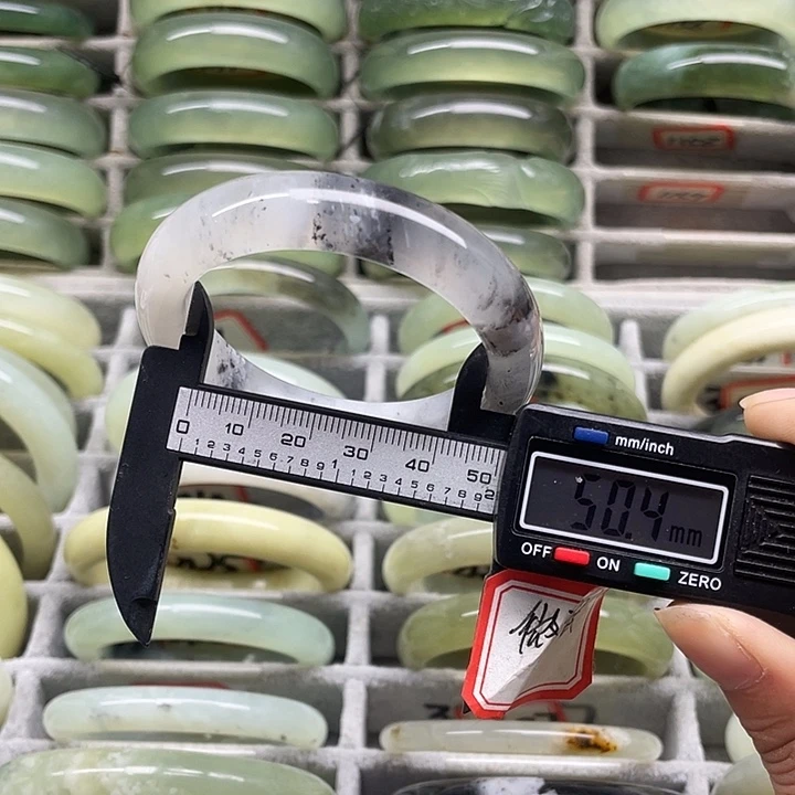 未镶嵌蛇纹石玉手镯412