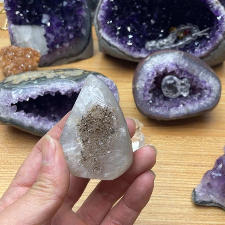 紫晶水晶摆件未镶嵌