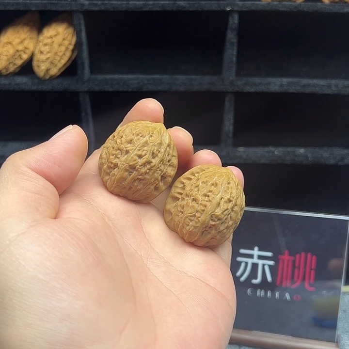 文玩核桃吊坠铁锤