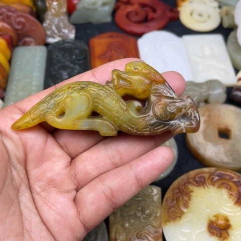 蛇纹石玉颈饰未镶嵌65
