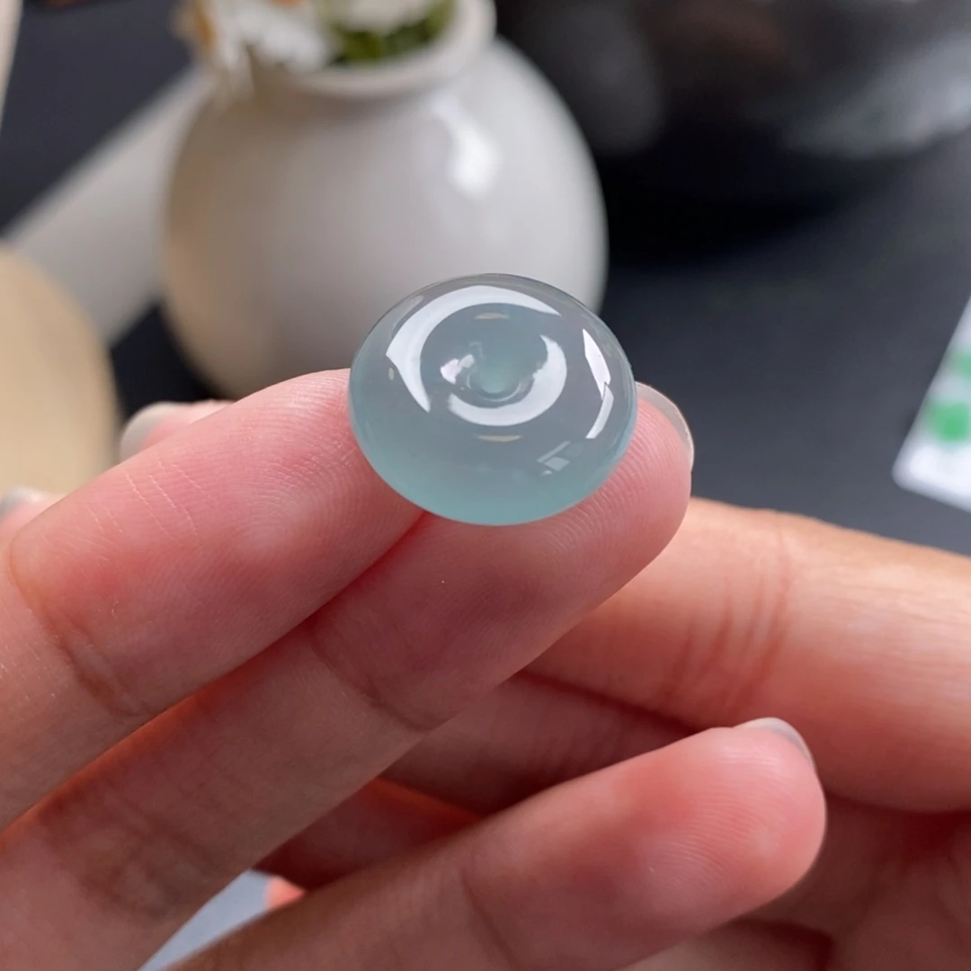 翡翠散珠晴底肉扣