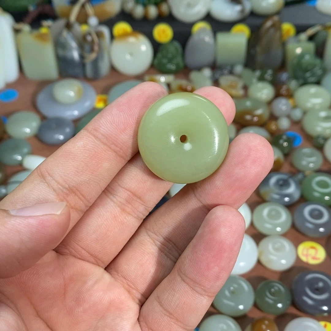 和田玉未镶嵌吊坠(不含链)
