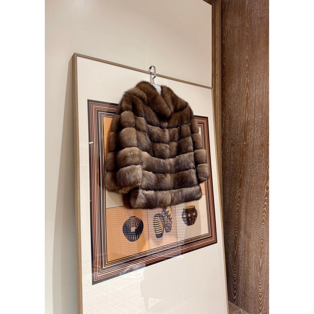 讴咪 2025新款精致风七分袖立领俄罗斯短款皮草外套 OM337