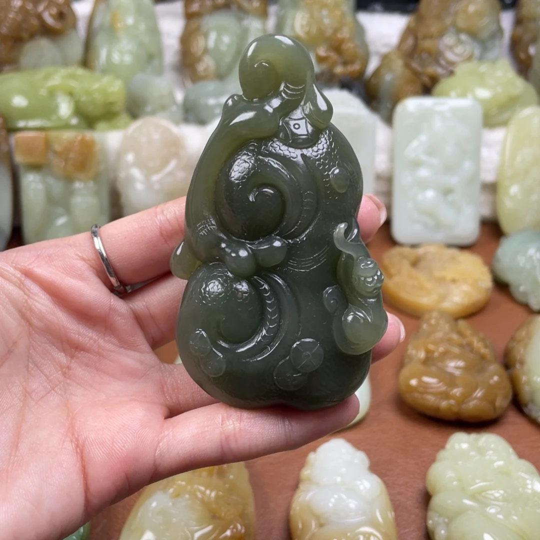 和田玉未镶嵌颈饰