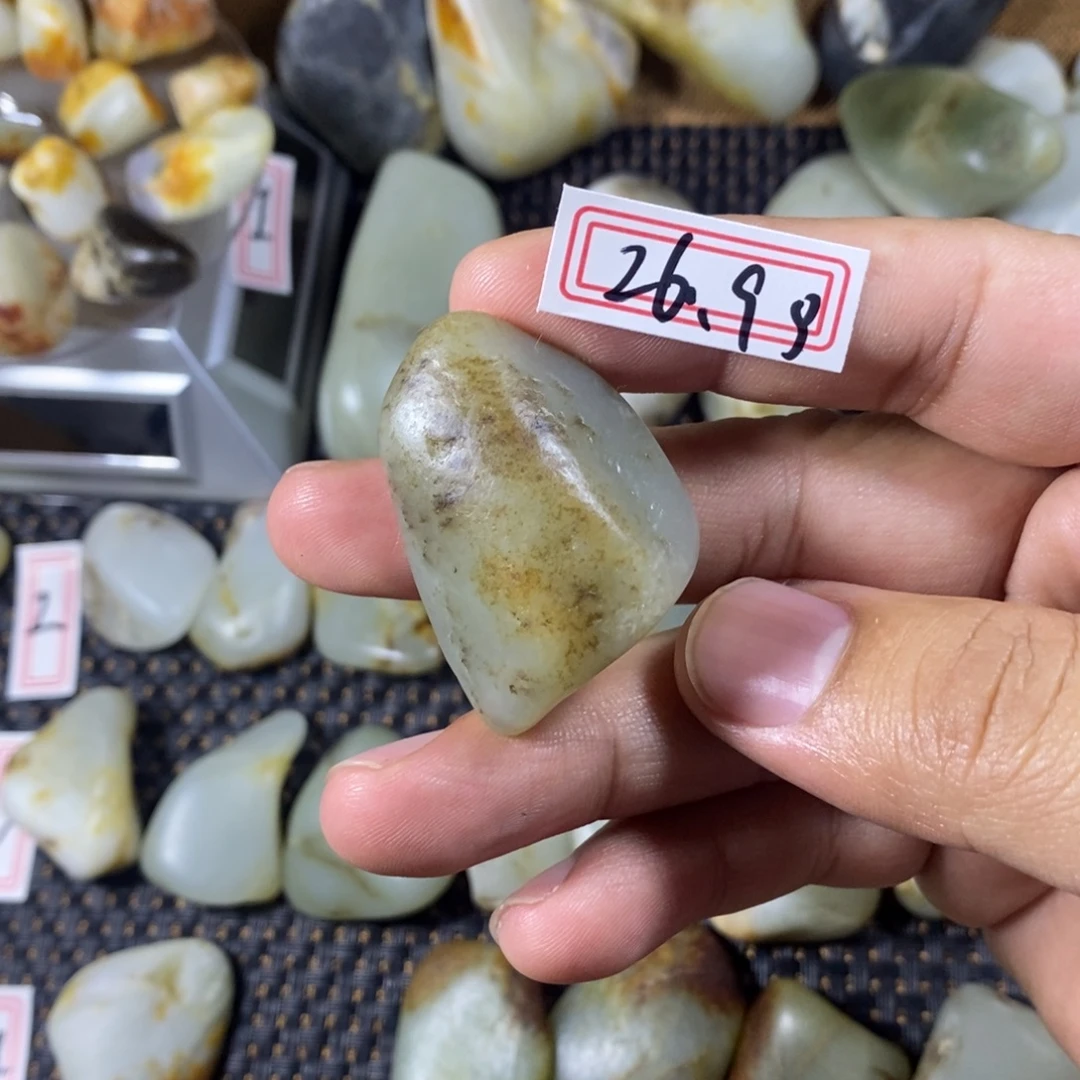 秦***力和田玉（糖玉）未镶嵌挂件