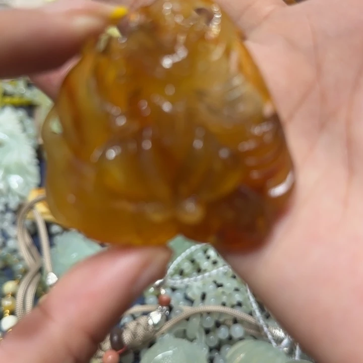 未镶嵌蛇纹石玉吊坠