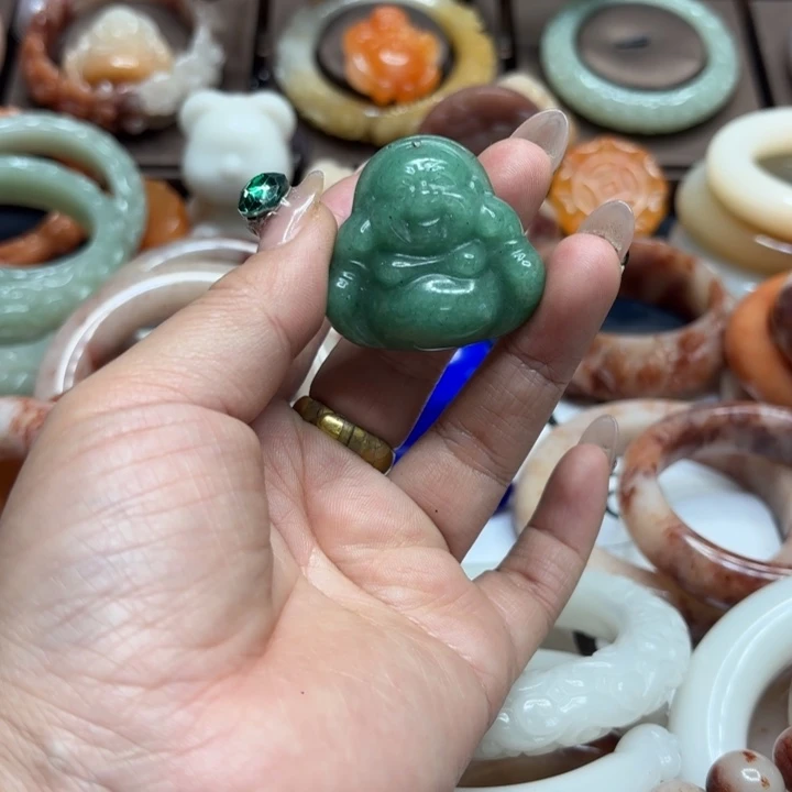 石英岩玉合金颈饰