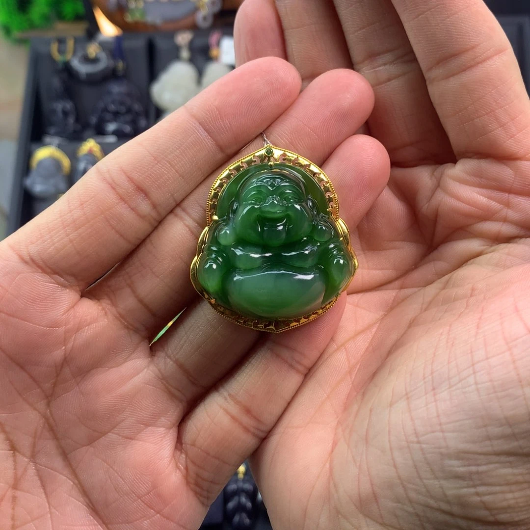 和田玉吊坠18K金镶嵌六*