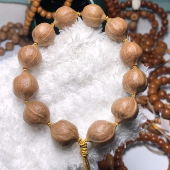 橄榄核吊坠1.6原皮纯天然