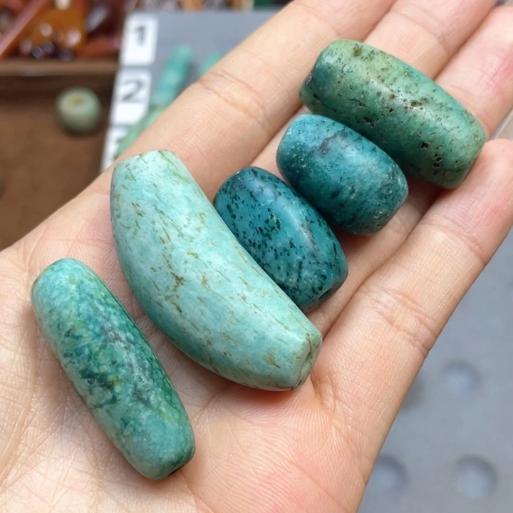 未镶嵌颈饰玛瑙/玉髓喜*