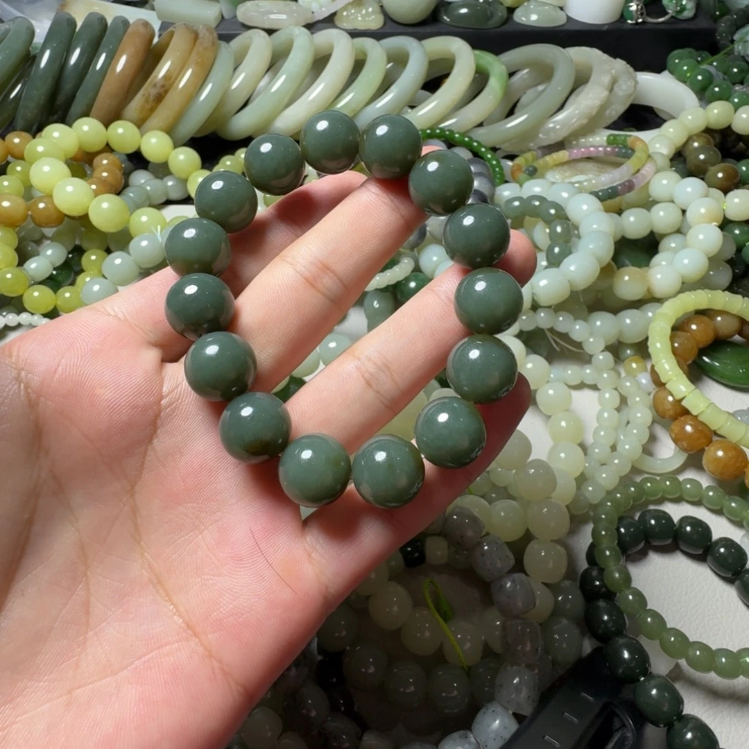 和田玉未镶嵌手串