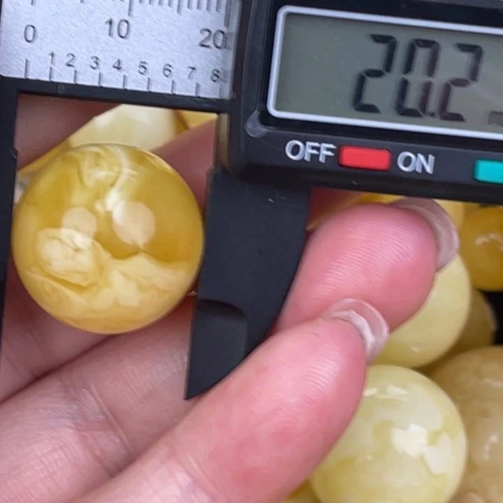 蜜蜡未镶嵌裸石微瑕163