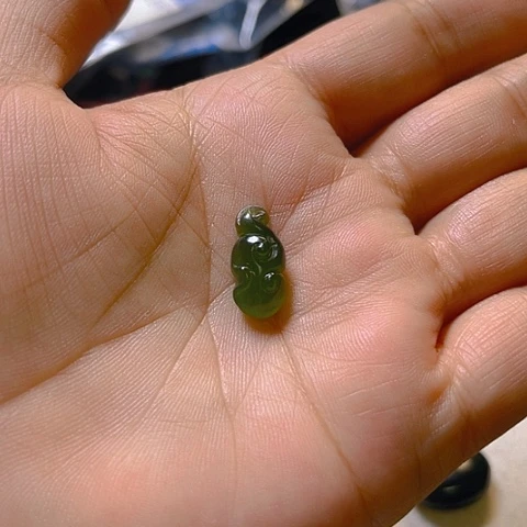 蛇纹石玉颈饰未镶嵌幸**云