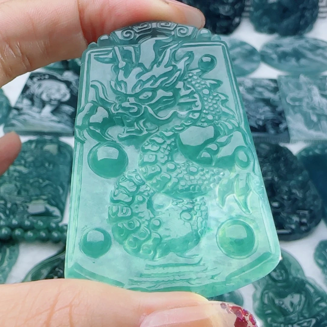 颈饰未镶嵌翡翠多样性发货天然的A货翡翠