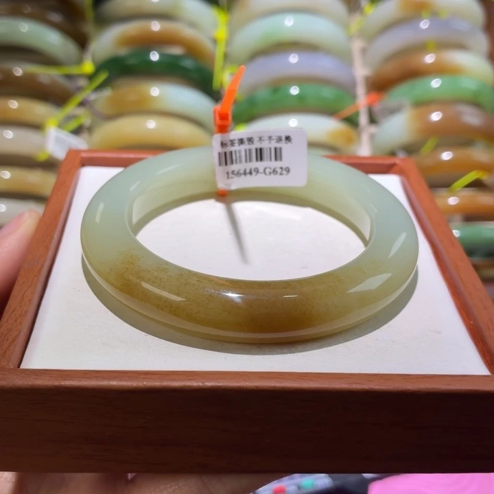 和田玉未镶嵌手镯42 56