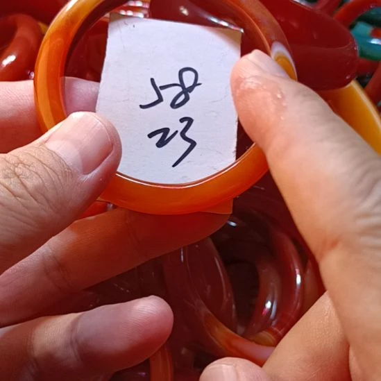 手镯玛瑙/玉髓未镶嵌