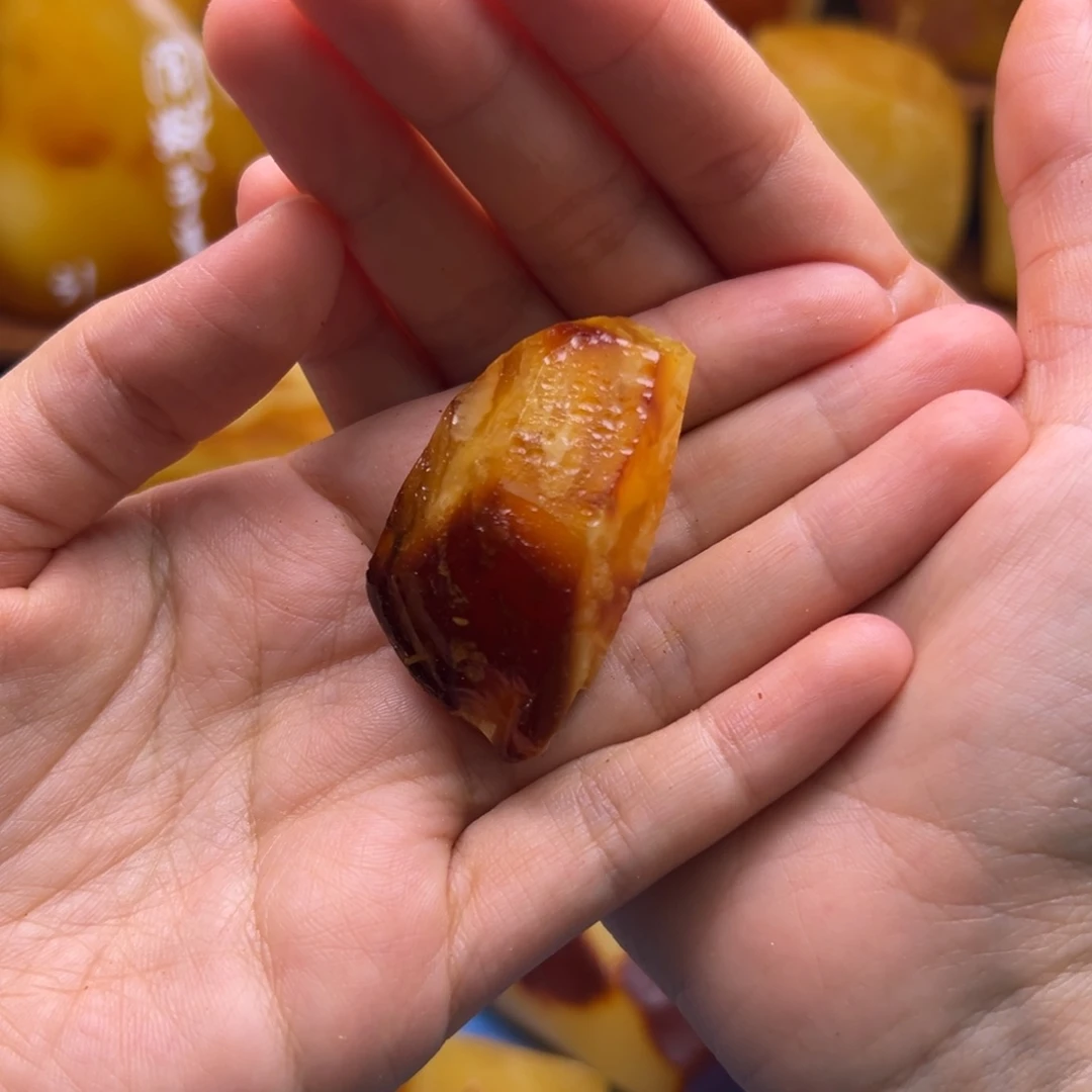 爱***岭定制琥珀未镶嵌琥珀蜜蜡