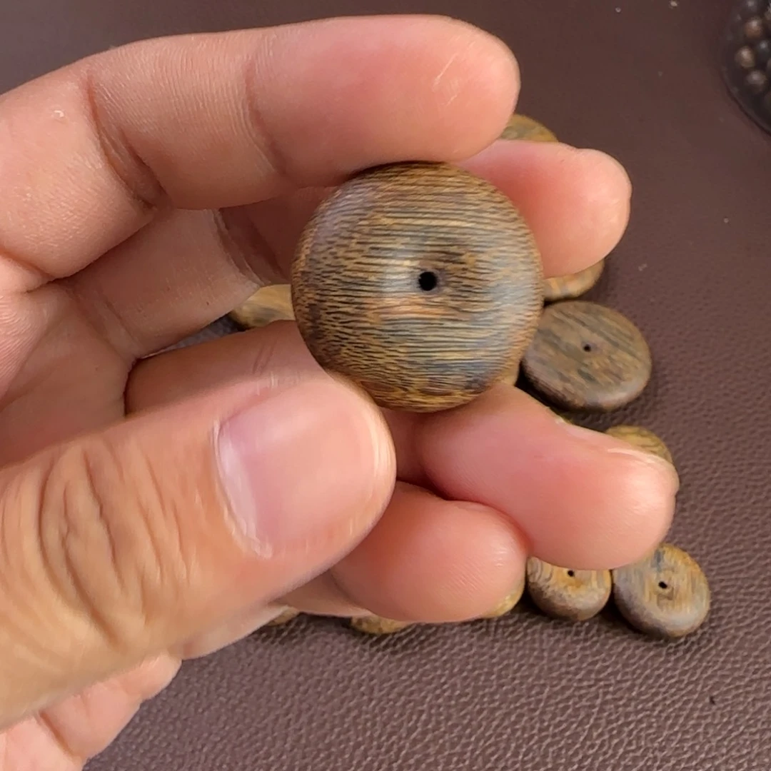 睡***人摆件沉香奇楠平安扣2.3克