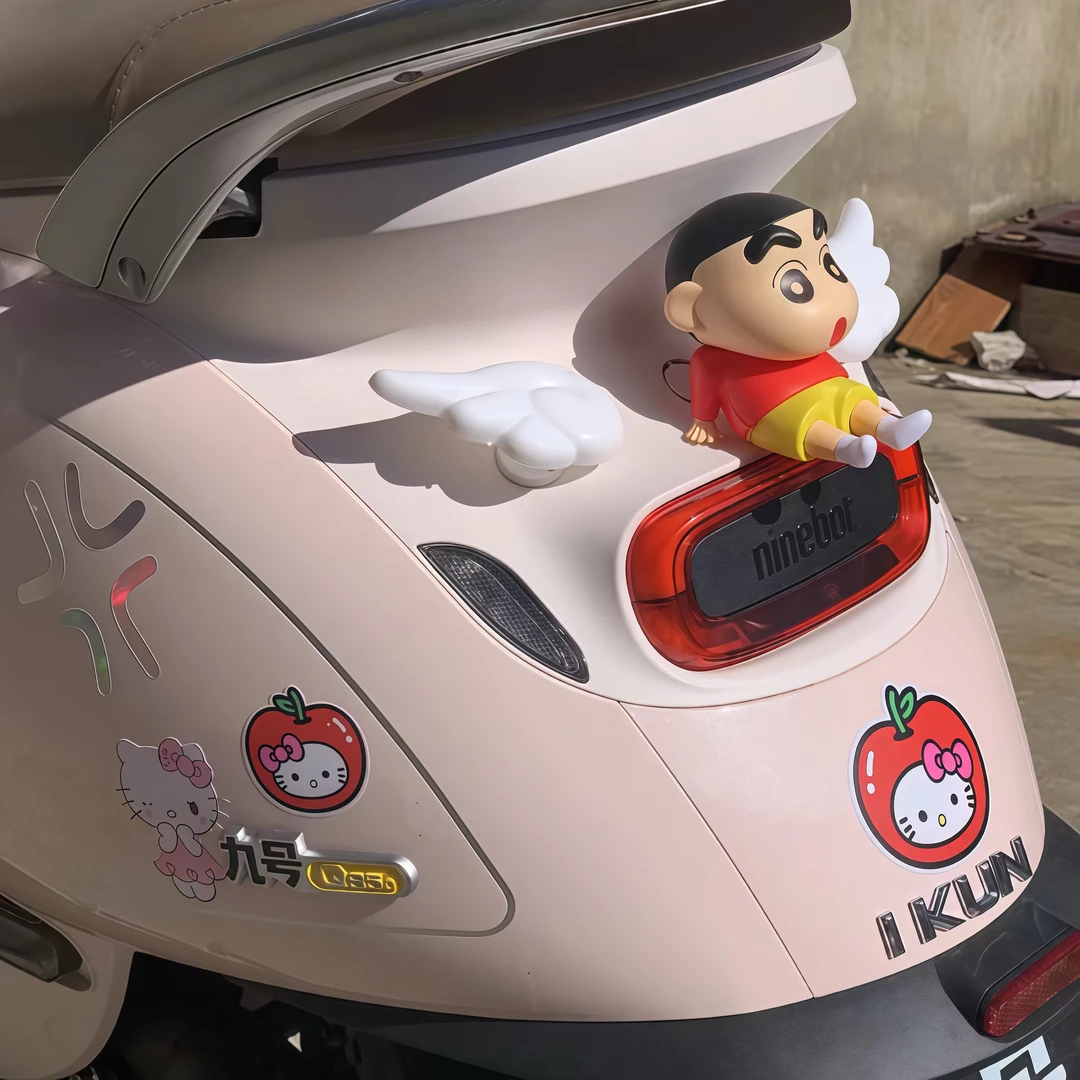 蜡笔小新装饰摆件电动车小配件可爱卡通九号电瓶车高颜值雅迪小牛