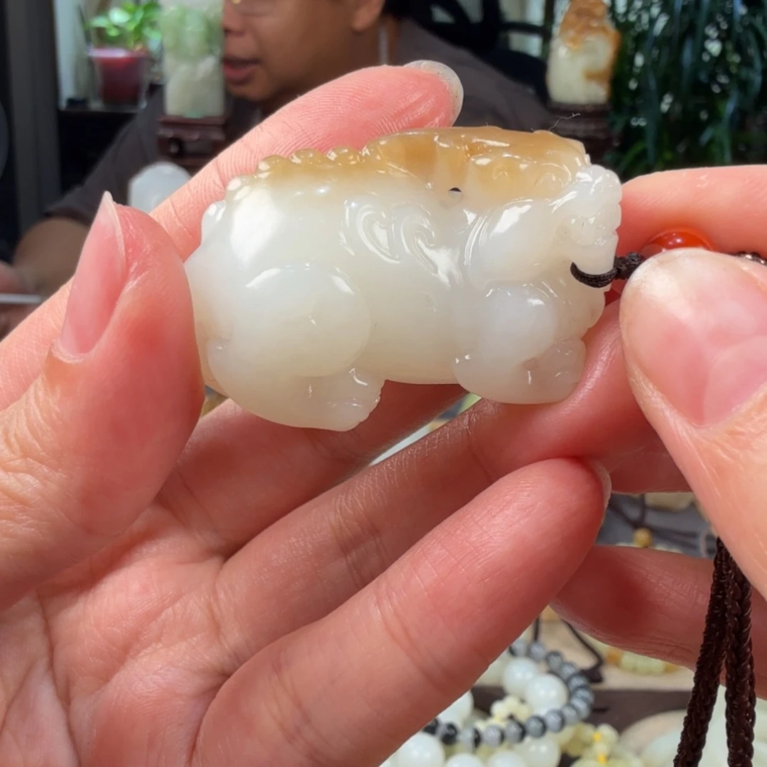 老***鬼颈饰未镶嵌和田玉
