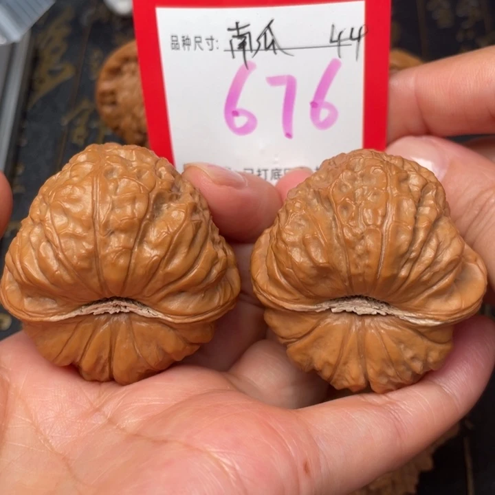 吊坠桃核文玩了吗