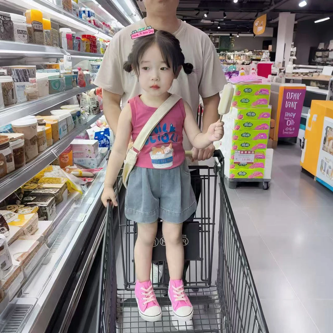 2025新款夏装女童韩版洋气百搭休闲卡通无袖T恤牛仔短款套装