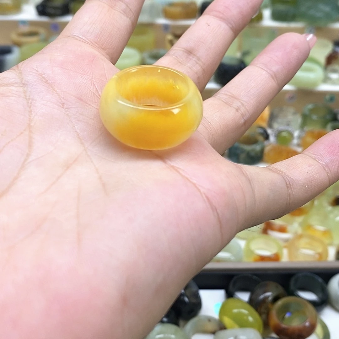 程****岫玉未镶嵌天然玉石戒指