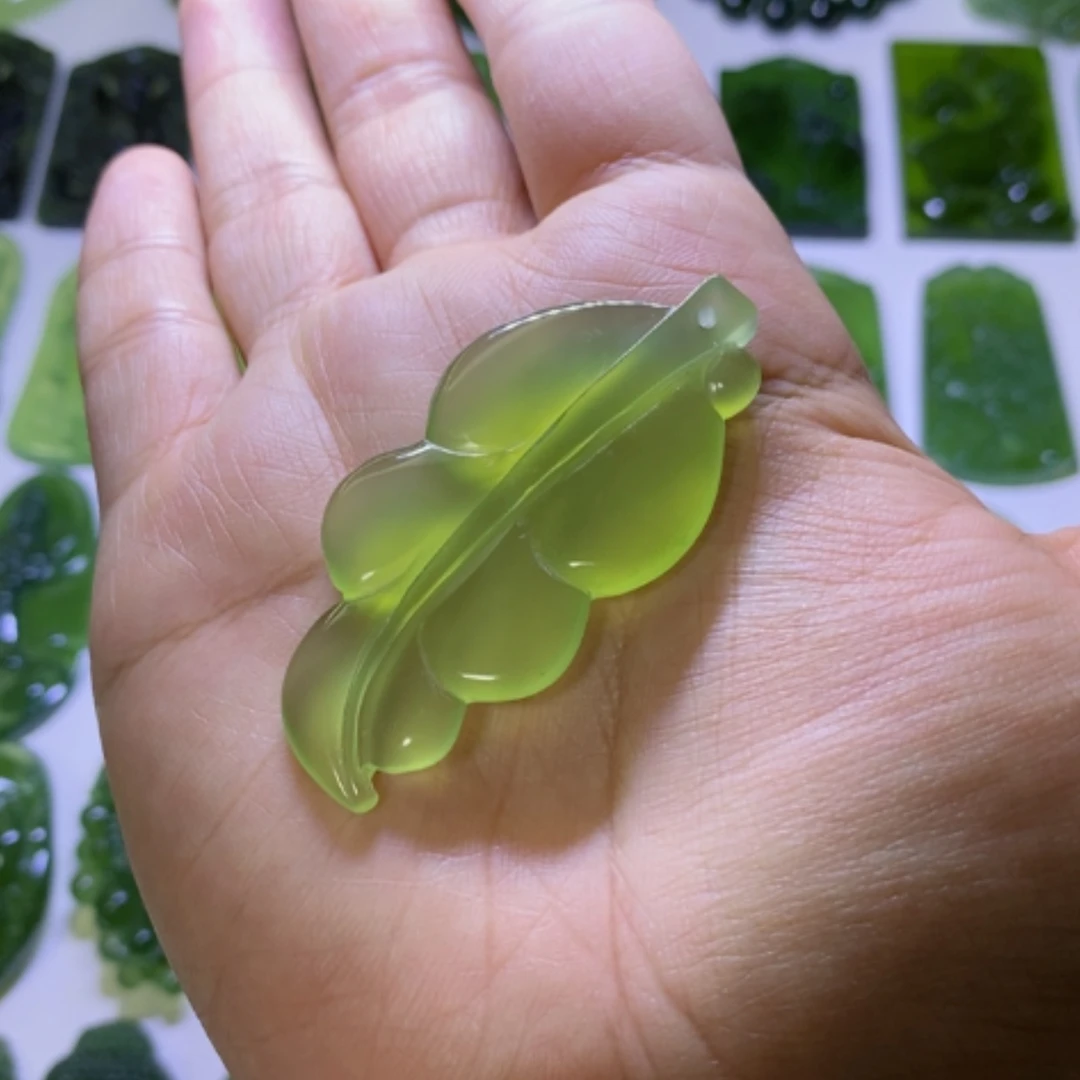 【闪购商品】未镶嵌蛇纹石玉颈饰