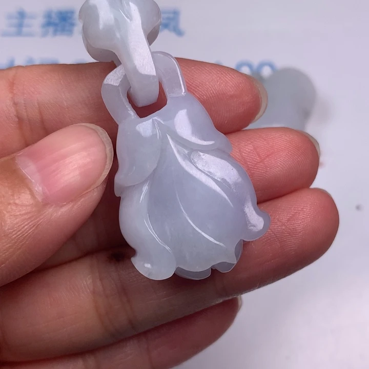 艳***下颈饰未镶嵌翡翠翡翠