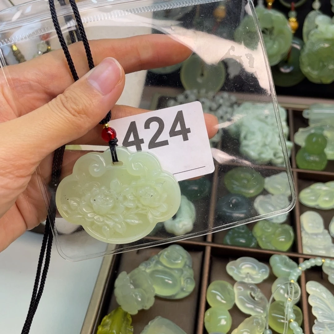 蛇纹石玉未镶嵌项链